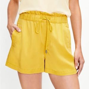 LOFT Pull On Shorts in Soft Twill